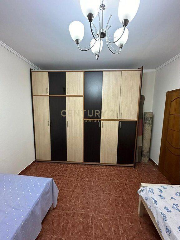 Jepet me qira ambient banimi 2+1 pranë fabrikës së miellit