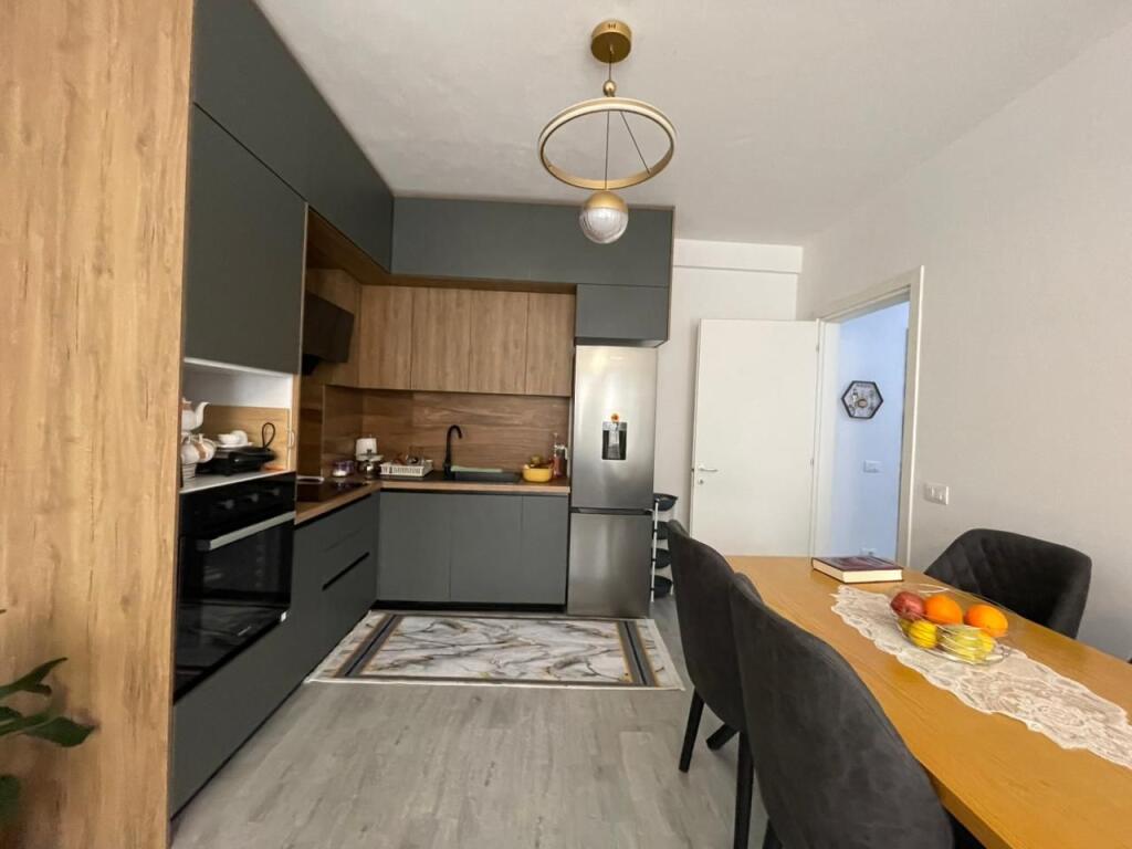 Appartamento 2+1 in vendita a Univers City.