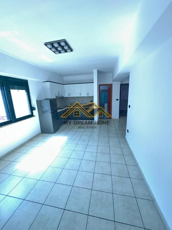 VENDESI APPARTAMENTO 1+1 CENTRO DURAZZO!
