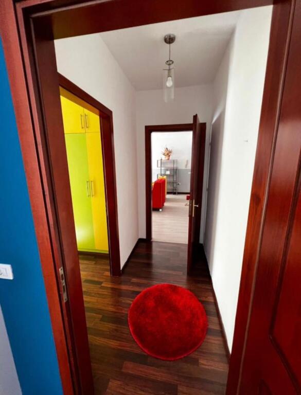 📌Jepet me qira apartament 2+1 📍ne Rrugen e Kavajes!