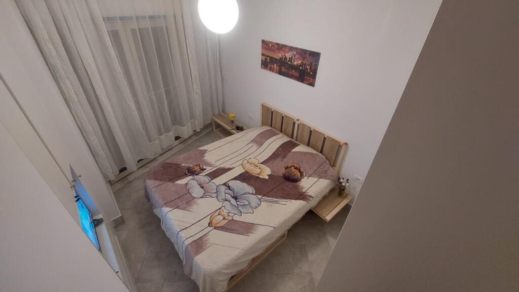 Jepet me qira apartament 1+1 te kodra e diellit 2