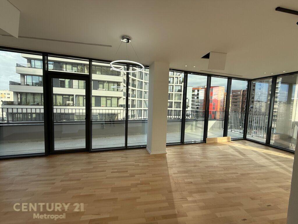 Appartamento con veranda in vendita a Lake View Residence, vicino a Rruga e Kosovareve! 448.000 €