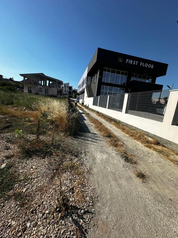 FOR SALE 2 PRIVATE HOUSES ONE FINISHED AND THE OTHER IN THE FINAL STAGES  RRESHBULL