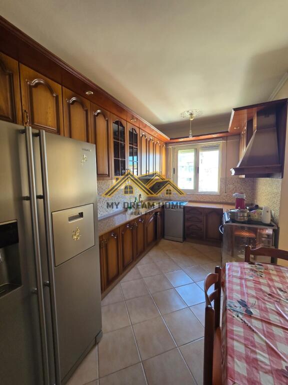 SHITET APARTAMENT 2+1 PRAN POLICIS DURRES!