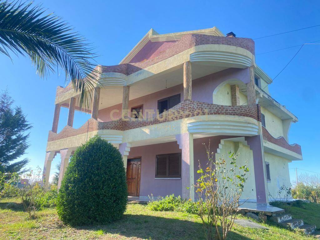 VILLA IN VENDITA NEL GOLFO DI LALZIA!500000