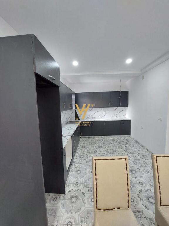 CASA PRIVATA IN AFFITTO A ASTIR 40.000 LEKE