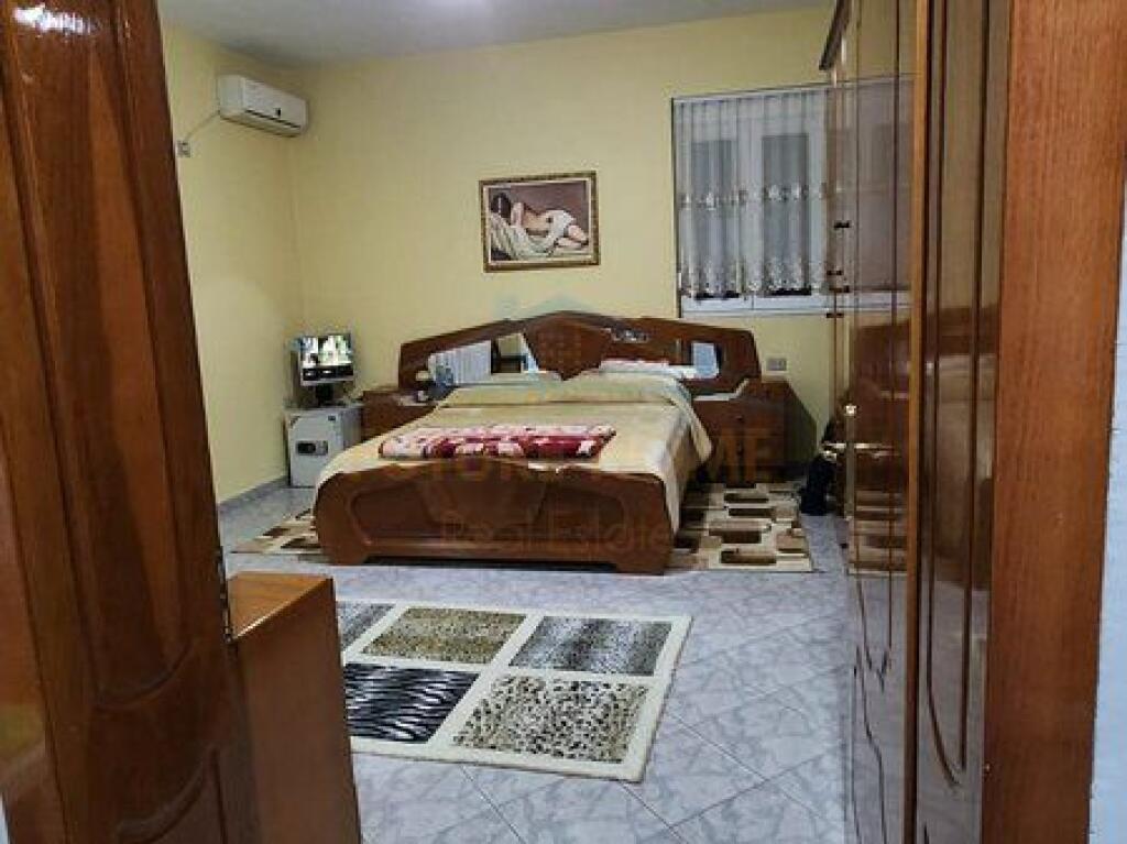 For sale, 3-story villa, Sauk, Tirana