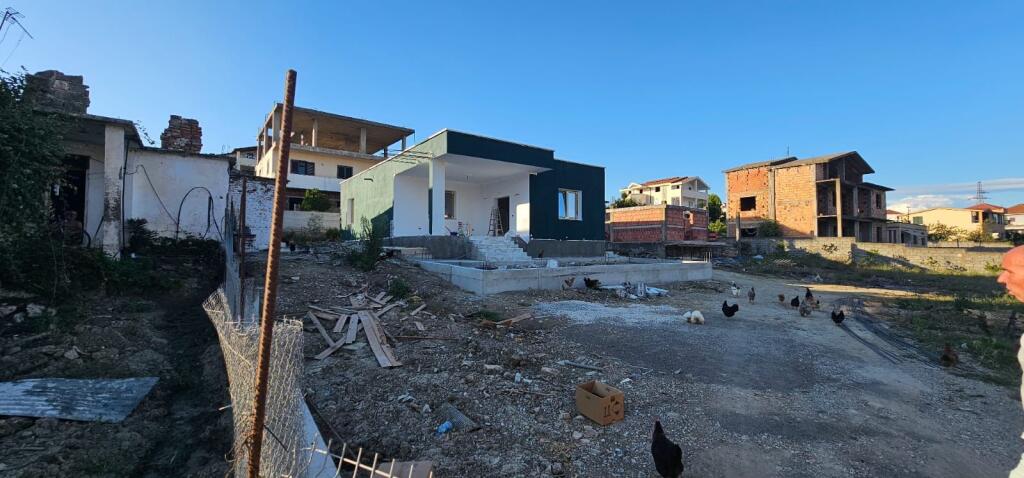 FOR SALE 2 PRIVATE HOUSES ONE FINISHED AND THE OTHER IN THE FINAL STAGES  RRESHBULL