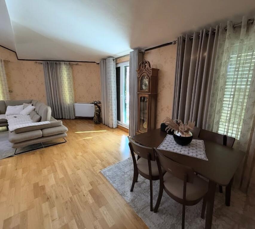 Panthouse 3+1,furnished, dry lake, 1500 euros with parking
