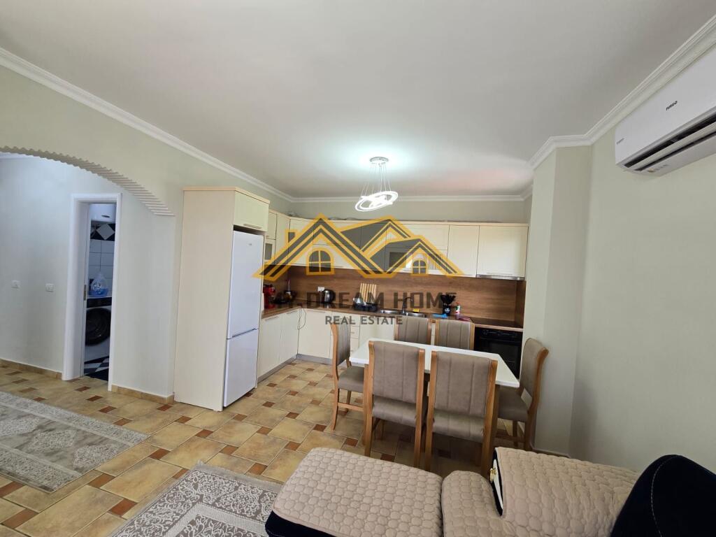 Apartament 2+1+2T Për Shitje në Plazh, Durrës