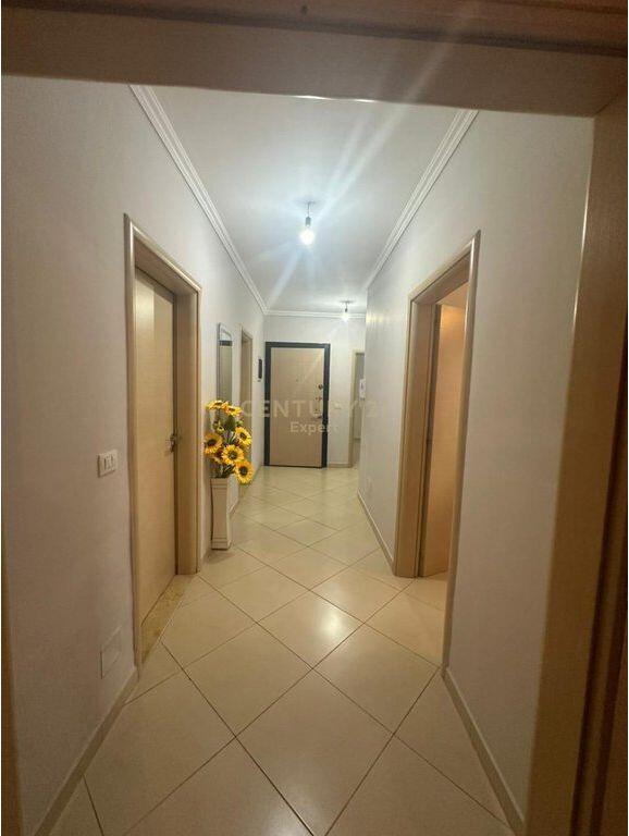 SHESIM APARTAMENT 3+1+2+ POST PARKIMI TE PERFSHIRE TEK STADIUMI DINAMO! 350,000 €