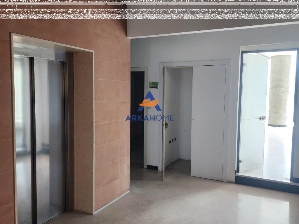 BUSINESS PREMISES FOR RENT 210M2 "RRUGA E KAVAJES" 2500€