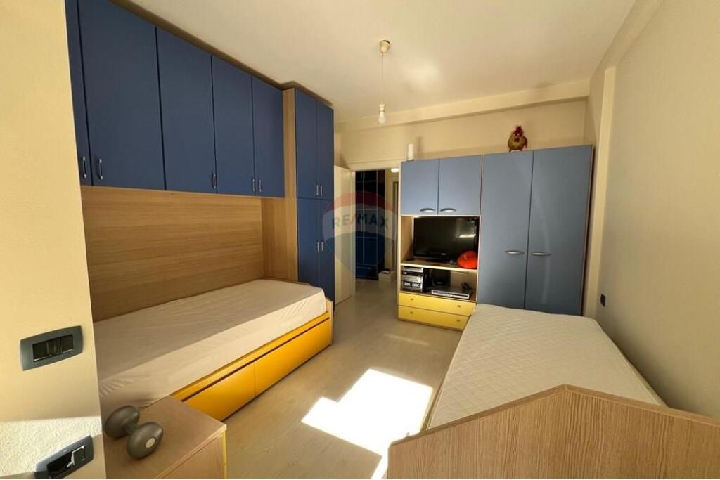 2+1 apartment for rent near the Paris Municipality!