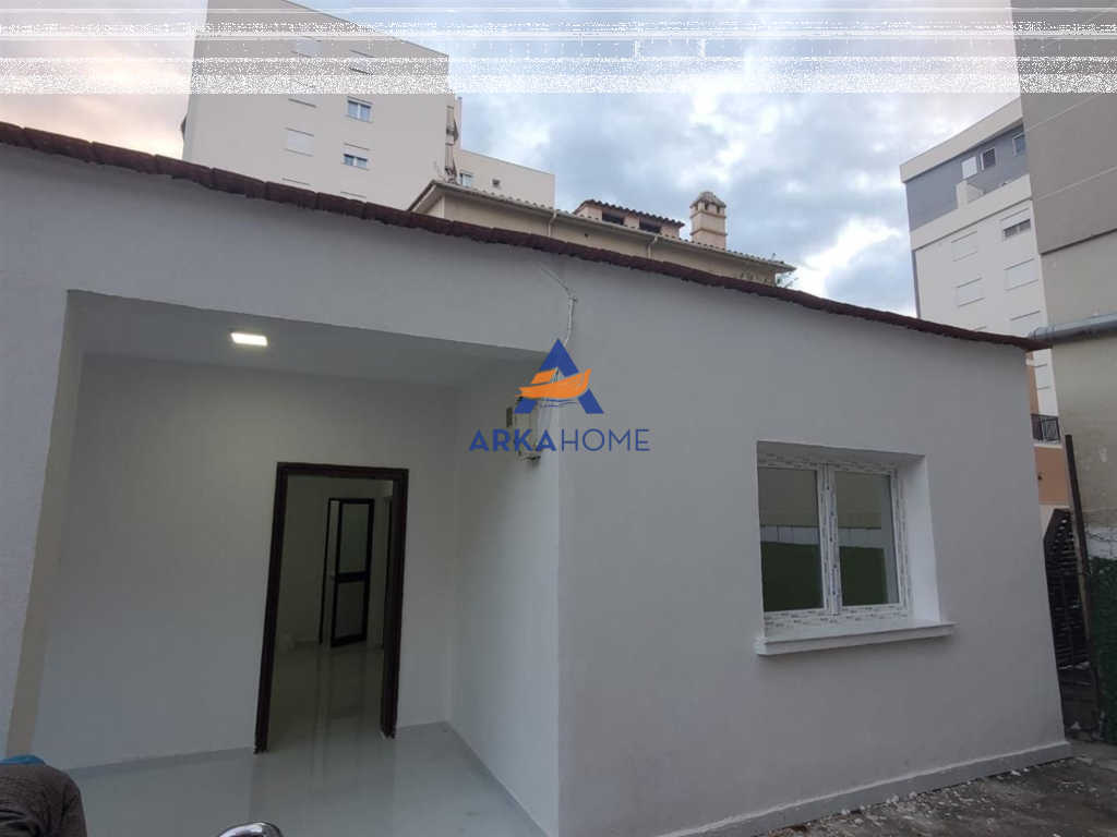 AFFITTASI UFFICIO 100M2 "PRESSO IL COMUNE DI PARIGI" 1038 EURO