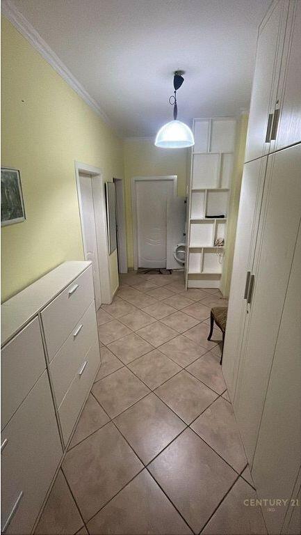 Vendesi in vendita 2+1+2 bagni presso Hoxha Tahsim! 255.000 € /Mese
