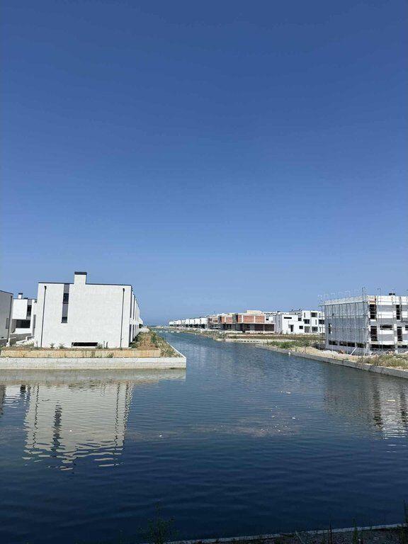VENDIAMO DUPLEX CON CORTILE E POSTO AUTO A " PORTO LALZI " HAMALLAJ! 240.000 €