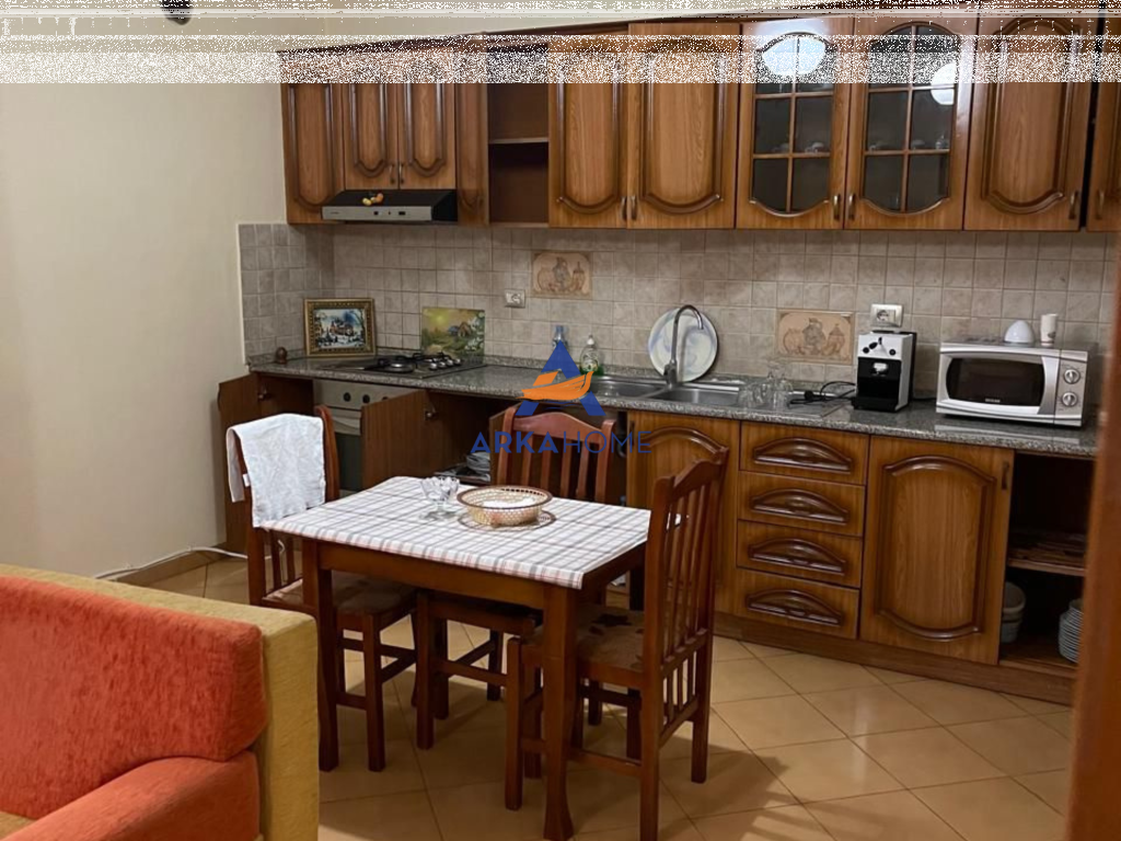 VILLA IN VENDITA 300M2 "VICINO ALLA MOSCHEA, KOMBINAT" 237.000 EURO