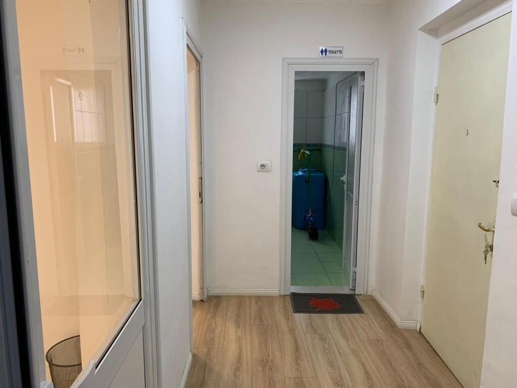 Locale commerciale in affitto a Vasil Shanto.