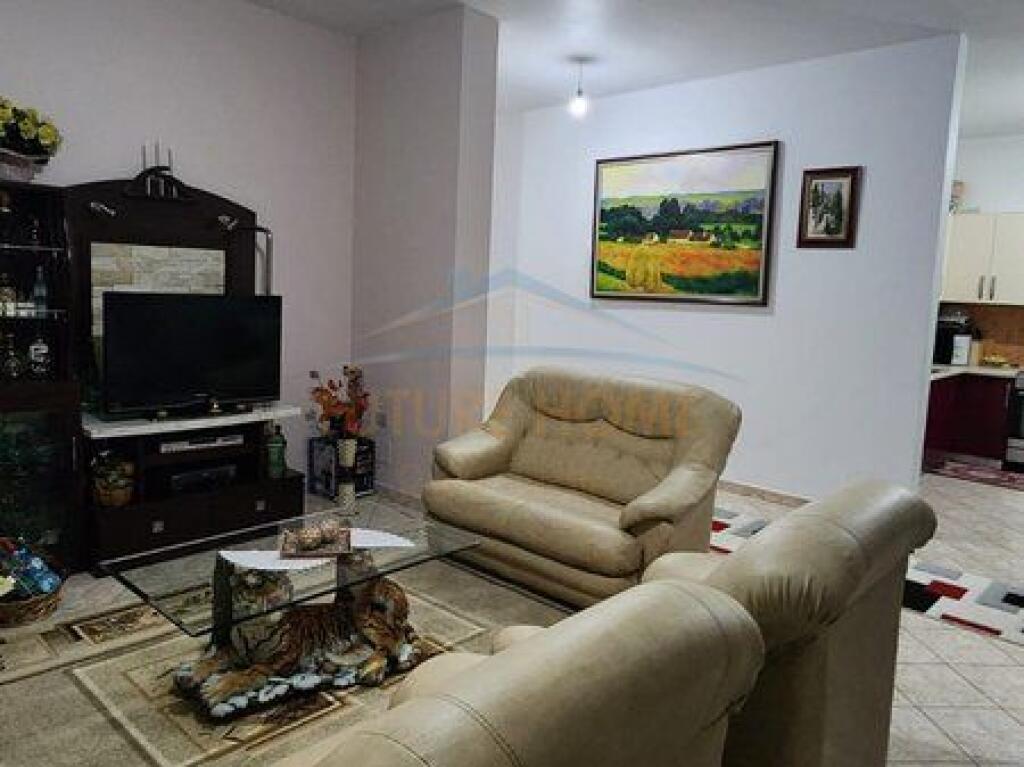 For sale, 3-story villa, Sauk, Tirana