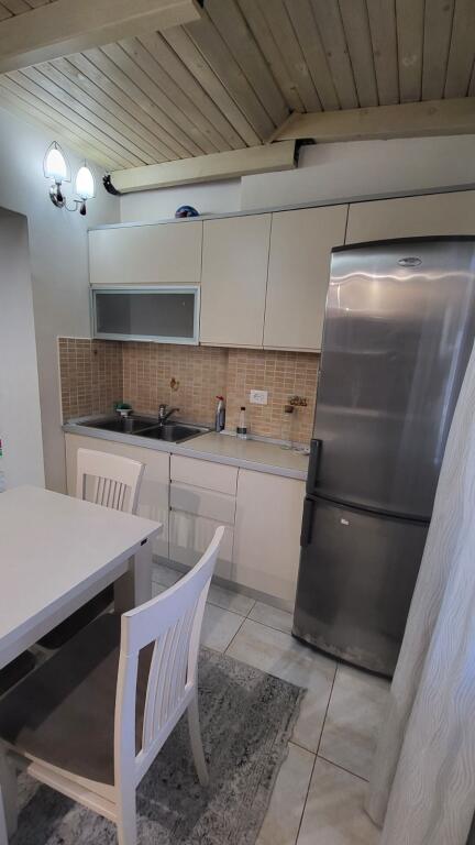 For Rent – Apartment 2+1 | Jani Kukuzeli Street, near the Institute of Hygiene*