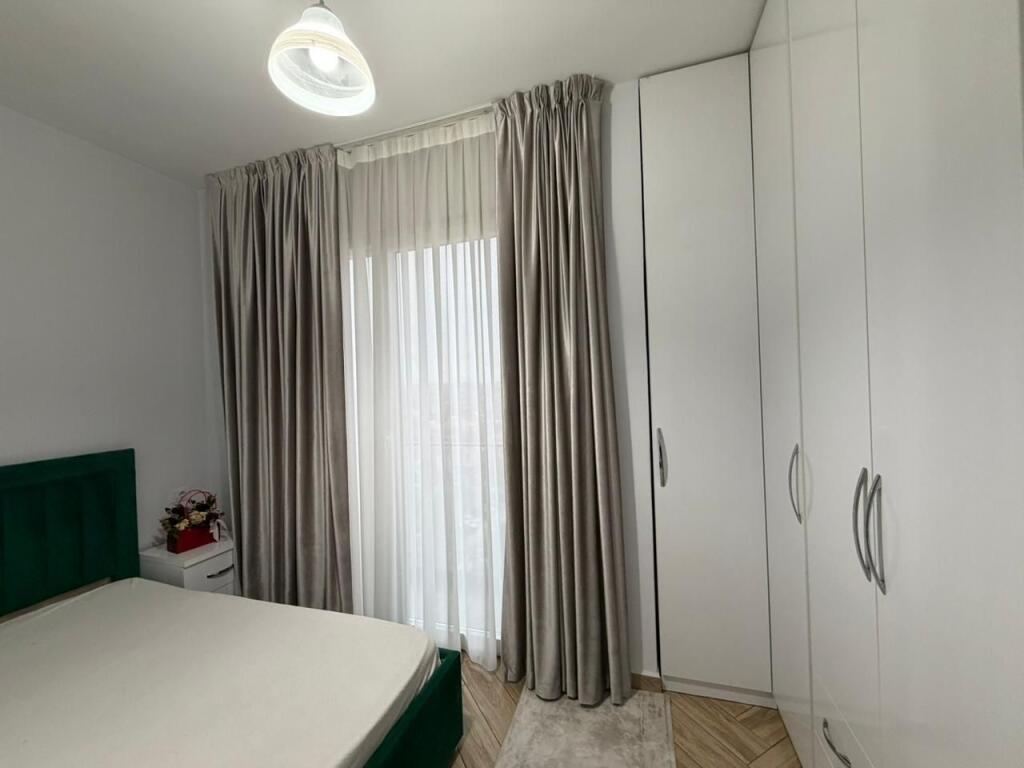 Apartament 1+1 per qira tek Shkolla e Bashkuar.