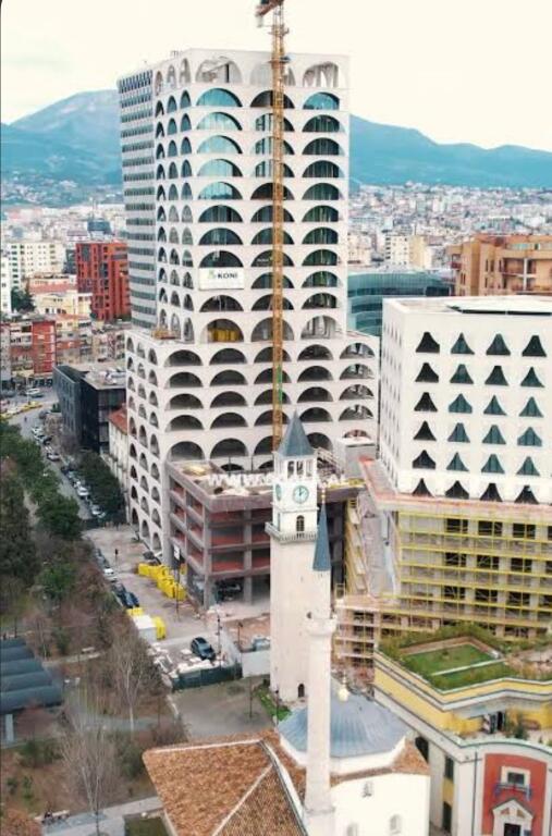 UNITÀ COMMERCIALE 236M2 IN AFFITTO BOOK BUILLDING!