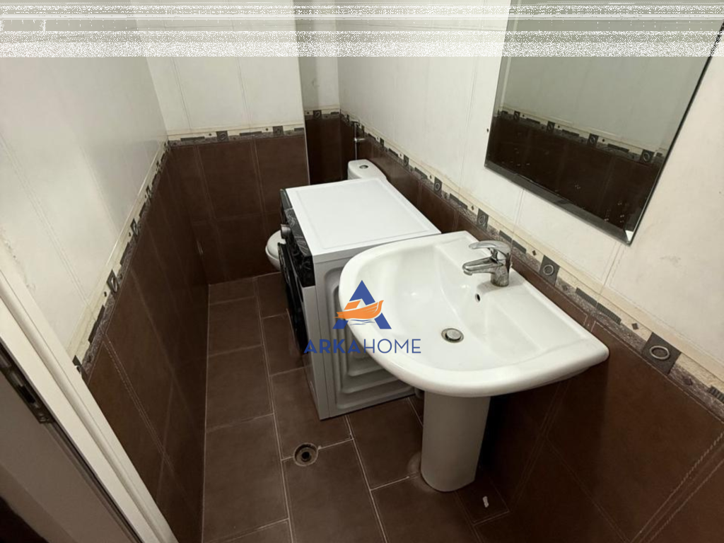 AFFITTASI APPARTAMENTO 2+1 +BALCONE "COMUNE DI PARIGI" 700 EURO