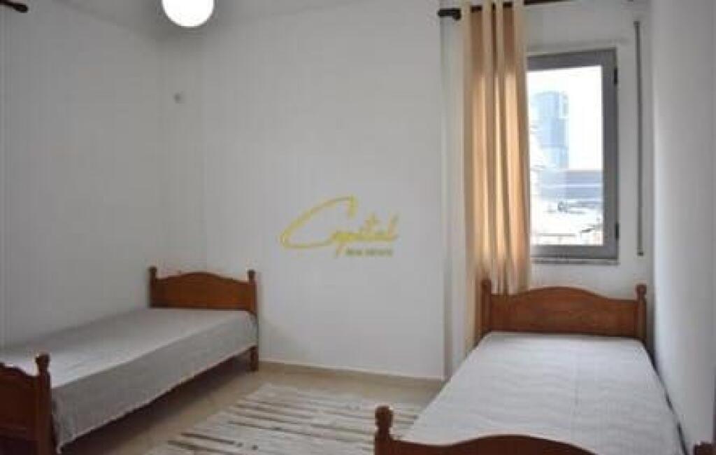 APARTAMENT ME QERA 2+1 PROKURORIA E TIRANES 650 EURO