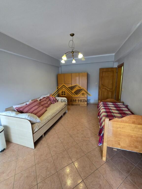 FOR RENT 2+1 APARTMENT NEAR THE MARKET DURRES!