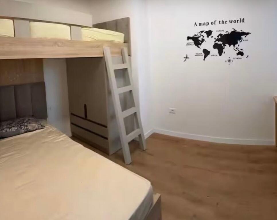 apartament 2+1 me qira tek Komuna e Parisit