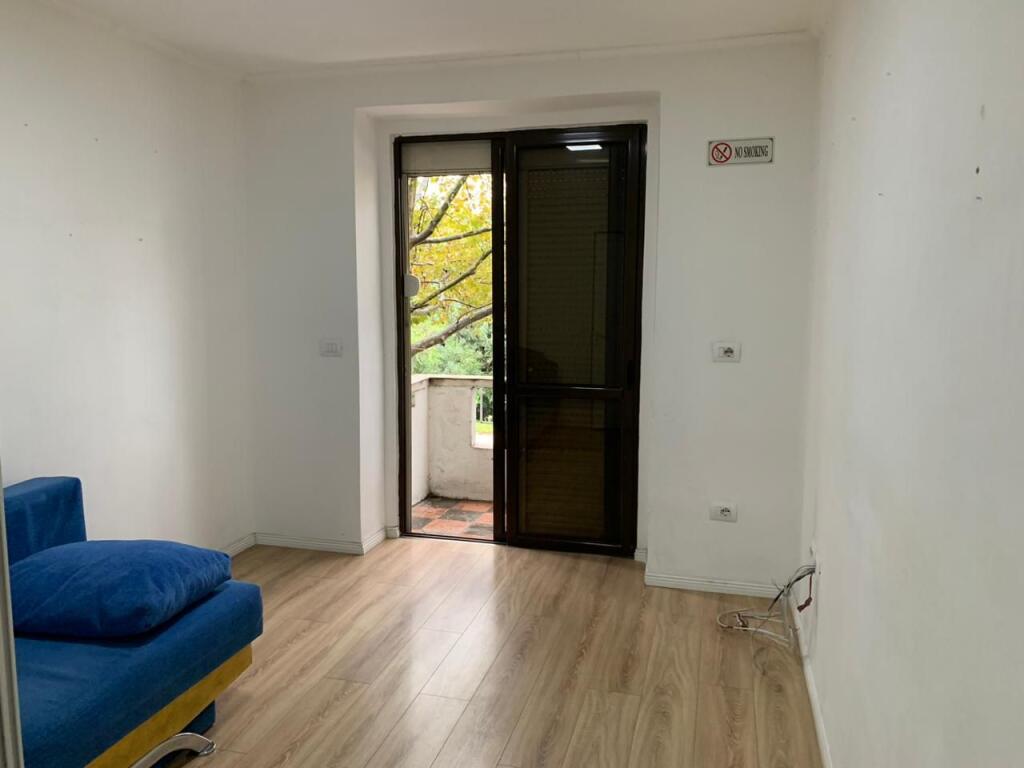 Locale commerciale in affitto a Vasil Shanto.