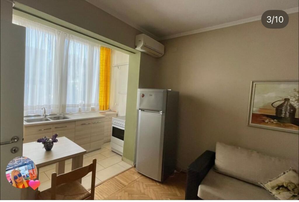 1+1,i mobiluar te posta ne qender,cmimi 550 euro