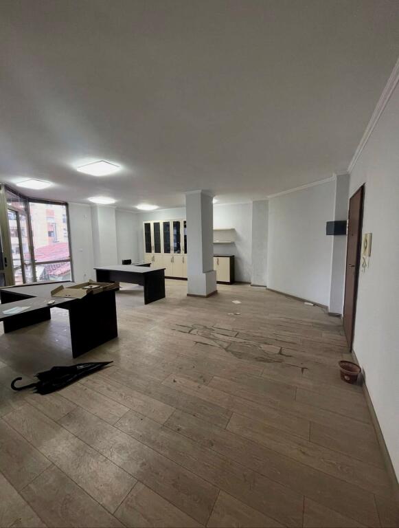 📣 FOR SALE Apartment 2+1 With Balcony 📍 21-Dhjetori, Near Hotel "Mondial" ✨