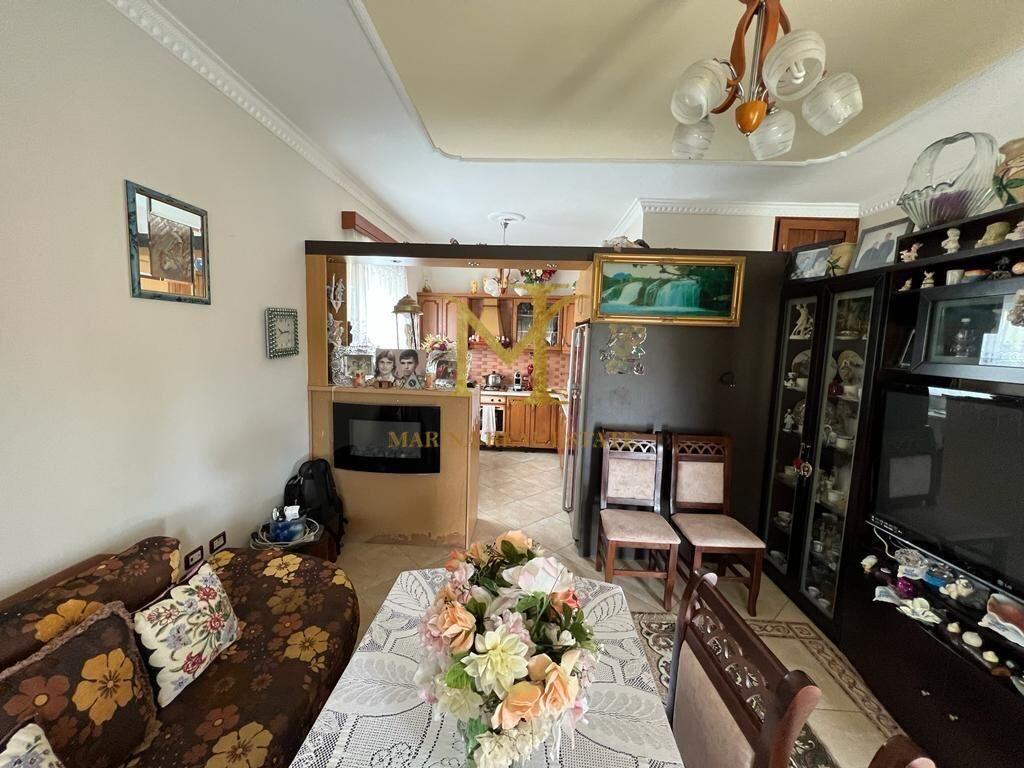 FOR RENT 2ND FLOOR, PRIVATE HOUSE NEAR DAJLANI BRIDGE !!