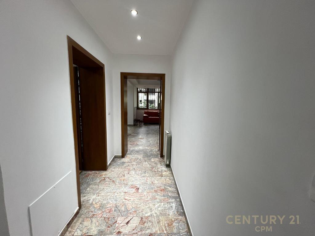 AFFITTIAMO UFFICIO IN AFFITTO IN PIAZZA WILSON! 800 € /Mese