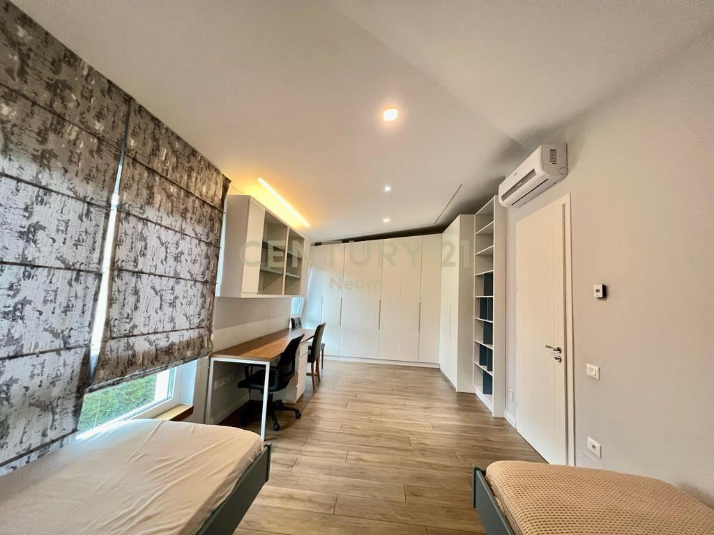 VENDIAMO, VILLA PREMIUM con CORTILE, LAGO SECCO‼️ 1.150.000 €