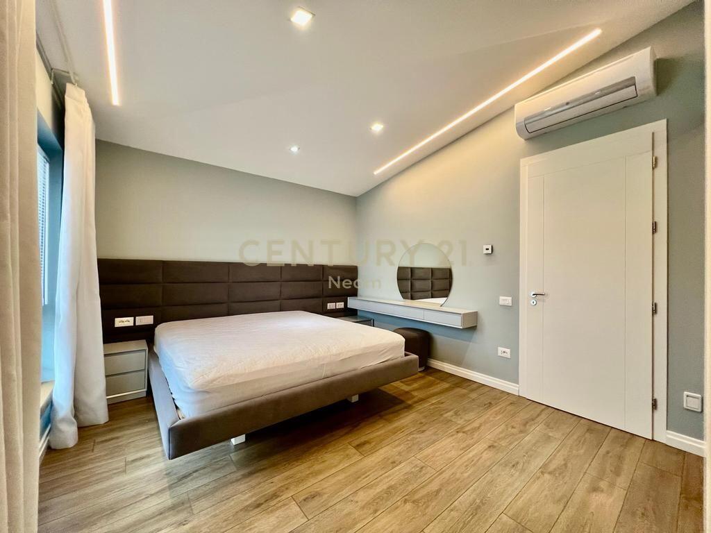 VENDIAMO, VILLA PREMIUM con CORTILE, LAGO SECCO‼️ 1.150.000 €