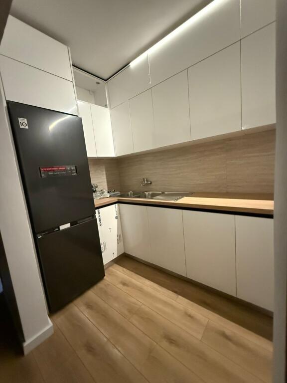 Affittasi 2+1 arredato vicino alla scuola Ali Demi, 550 euro