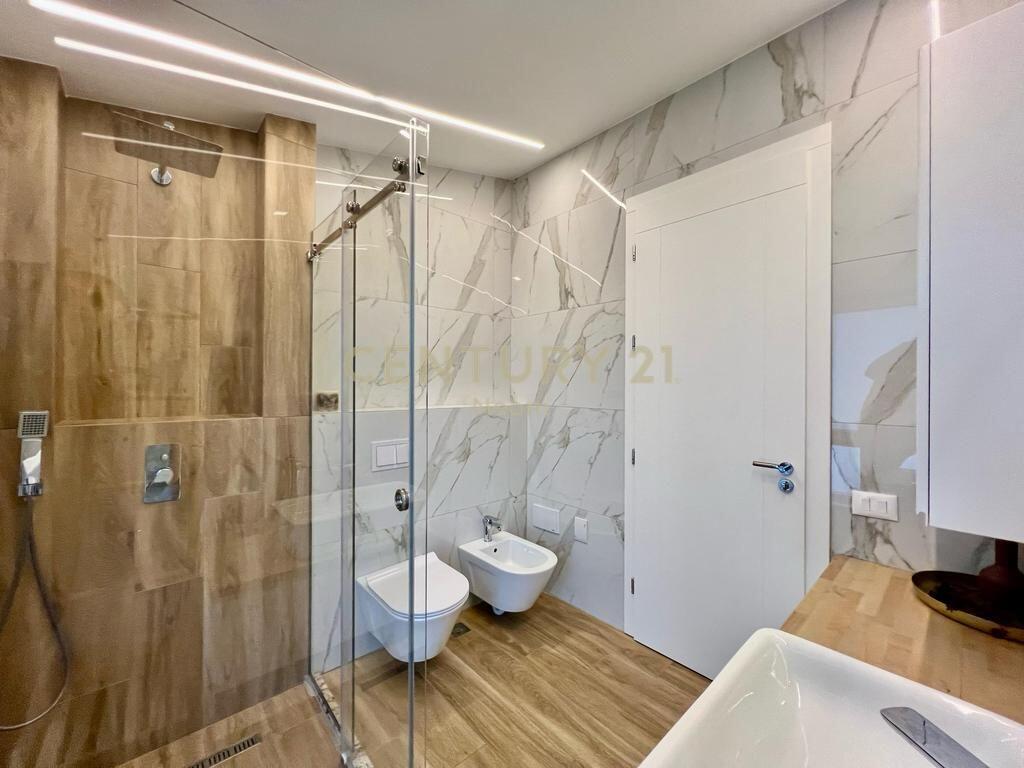 VENDIAMO, VILLA PREMIUM con CORTILE, LAGO SECCO‼️ 1.150.000 €