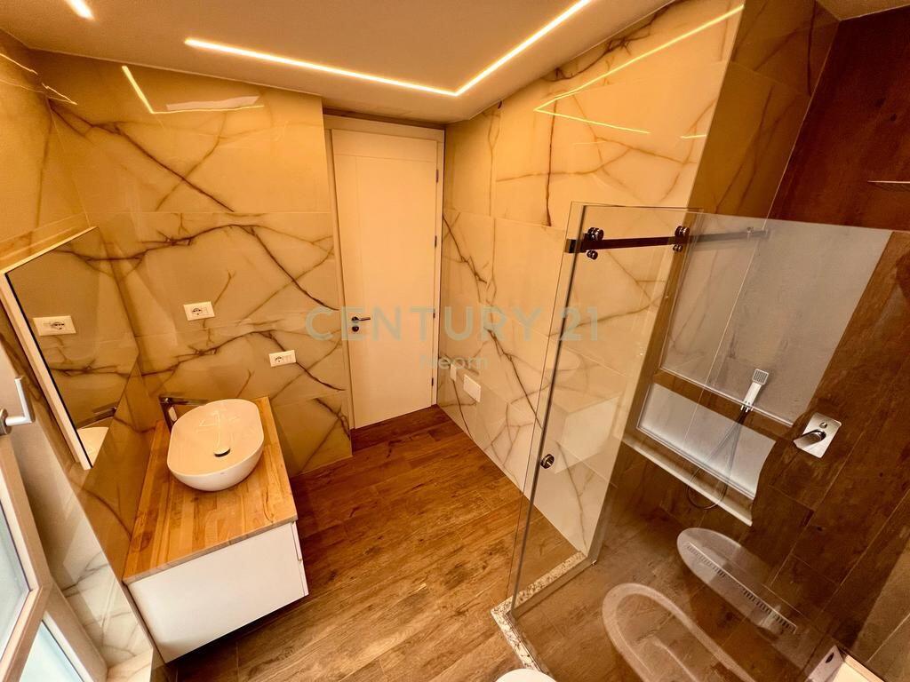 VENDIAMO, VILLA PREMIUM con CORTILE, LAGO SECCO‼️ 1.150.000 €