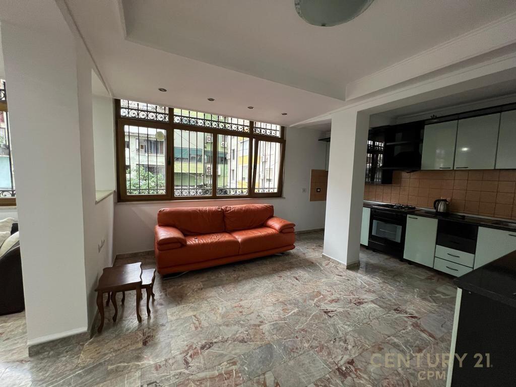 AFFITTIAMO UFFICIO IN AFFITTO IN PIAZZA WILSON! 800 € /Mese