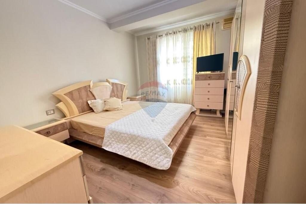 Vendesi in vendita 3+1+2 ad Astir