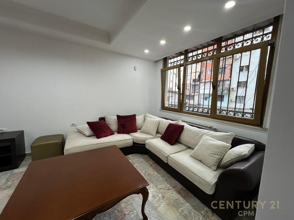 AFFITTIAMO UFFICIO IN AFFITTO IN PIAZZA WILSON! 800 € /Mese