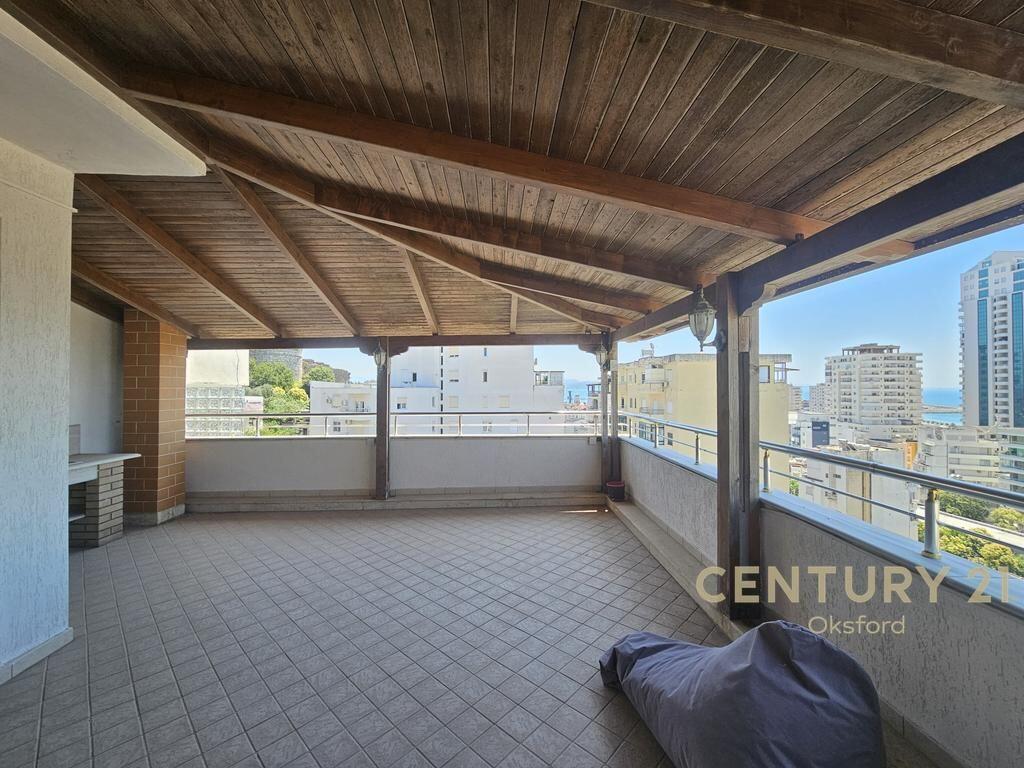 IN VENDITA TRIPLEX 4+1+2 PIÙ GARAGE A VILA E ZOGUT, DURRES! 580.000 €
