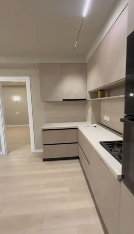 Apartment 2+1+2 for sale at Komuna Parisit
