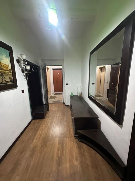 Jepet me qera apartament 2+1 tek Shushica