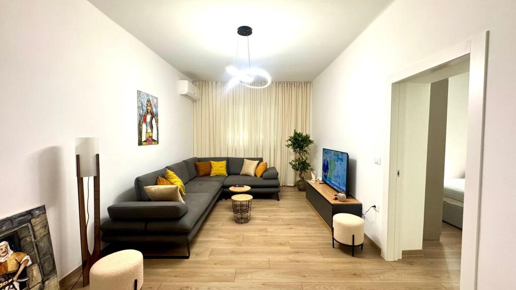 🏡 Appartamento 2+1 in affitto in Via Durazzo
