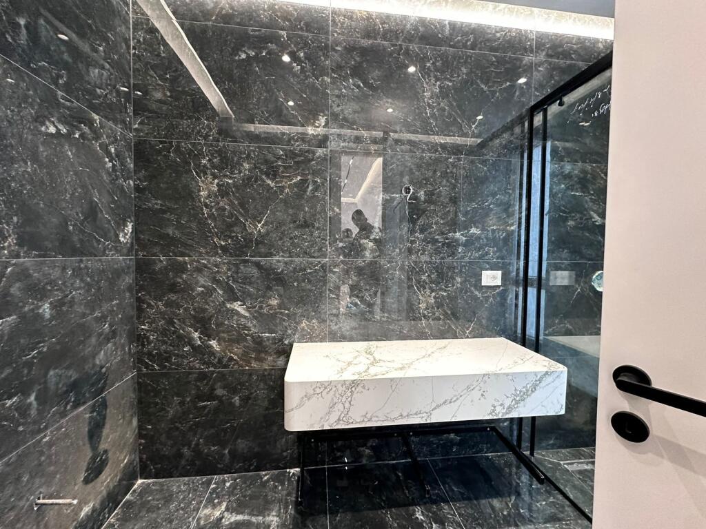 Villa su 3 piani in affitto con piscina nella zona del Lago Secco