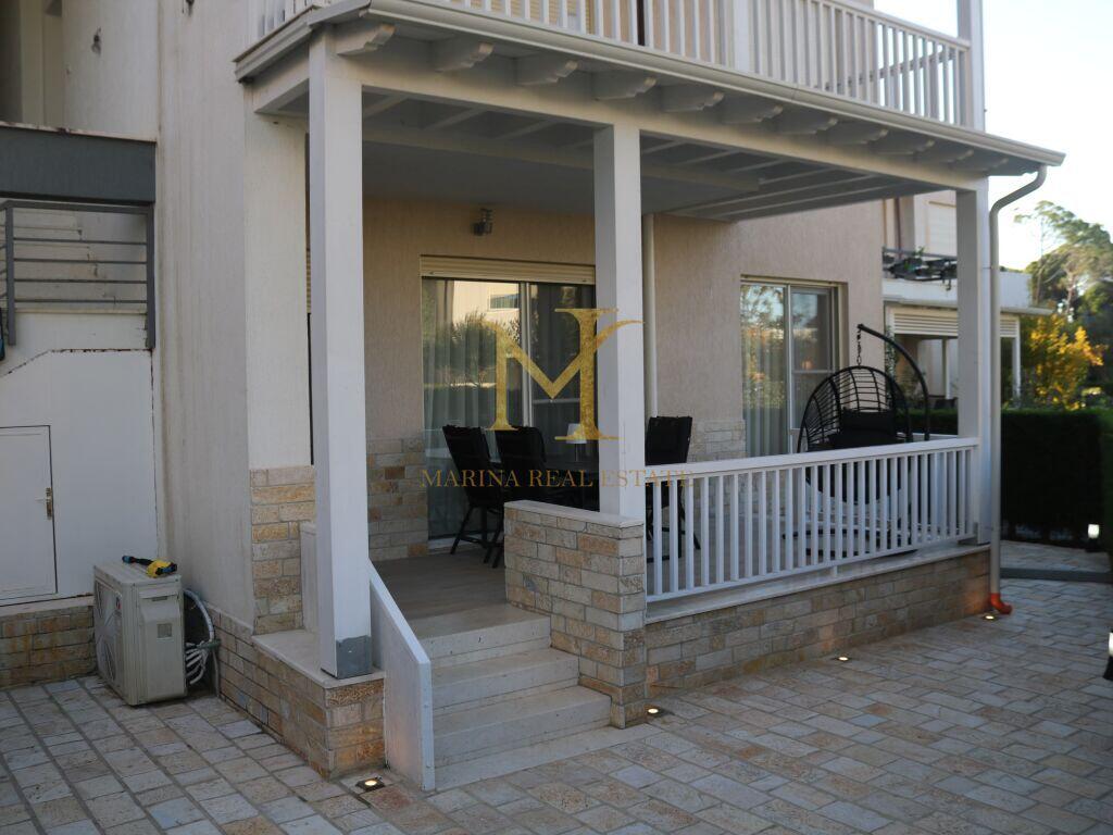 VENDESI APPARTAMENTO 2+1 CON CORTILE LURA 3 BAIA DI LALZ +CORTILE