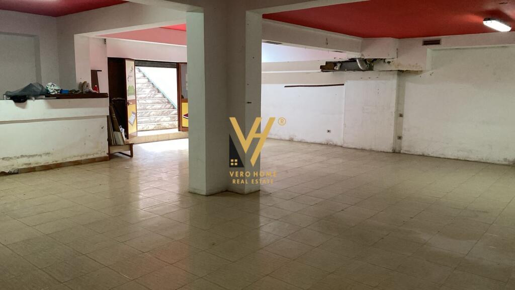 SI AFFITTASI CANTINA 120 M2 DA IRFAN TOMINI 35.000 LEKE